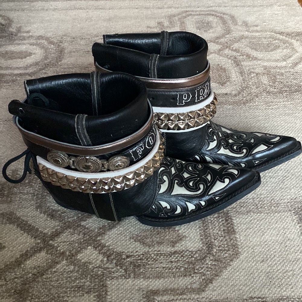 Amazing upcycled Ariat cowboy boots! Folsom Prison. Johnny Cash.